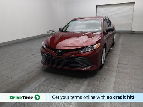 Used 2018 Toyota Camry XLE FWD image 1