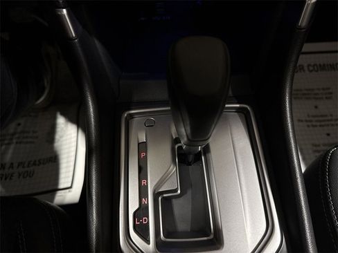 Used 2022 Subaru Forester Premium image 17