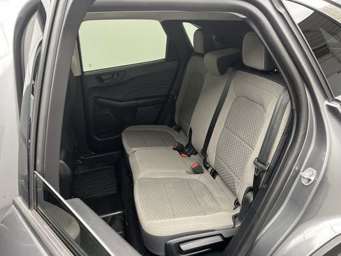 Used 2022 Ford Escape SE image 9