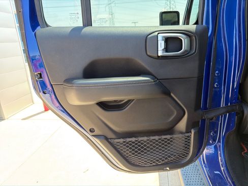 Used 2020 Jeep Wrangler Unlimited Sahara AWD/4WD image 18