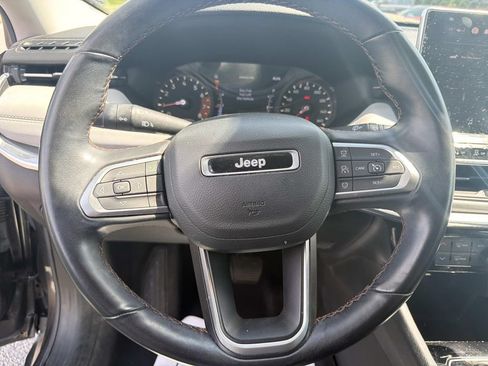 Used 2022 Jeep Compass Limited w/ Sun and Sound Group AWD/4WD image 9