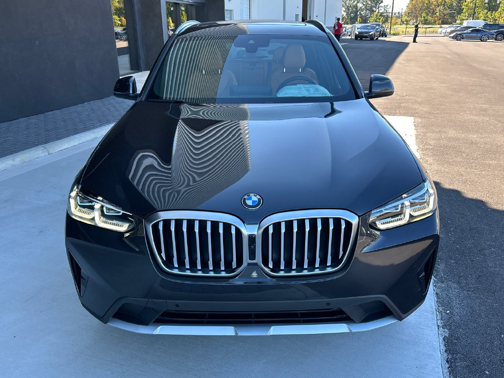 Used 2024 BMW X3 xDrive30i w/ Premium Package AWD/4WD image 3
