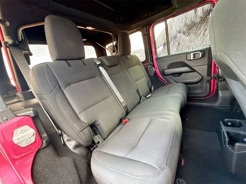 Used 2022 Jeep Wrangler Unlimited Sahara w/ LED Lighting Group image 31