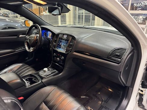 Used 2017 Chrysler 300 S image 19