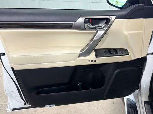 Used 2023 Lexus GX 460 Luxury w/ Sport Design Package AWD/4WD image 22