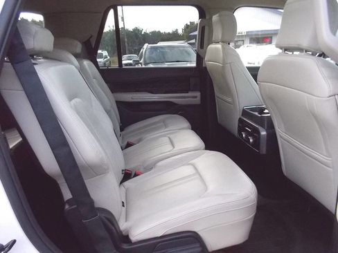 Used 2019 Ford Expedition Platinum image 15