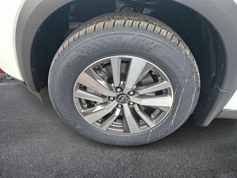 New 2025 Nissan Pathfinder SL image 4