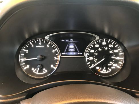 Used 2019 Nissan Pathfinder SV AWD/4WD image 24