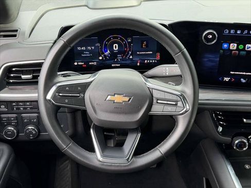 Used 2025 Chevrolet Suburban LT AWD/4WD image 17