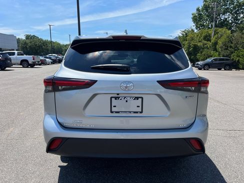 Used 2025 Toyota Highlander XLE AWD/4WD image 17