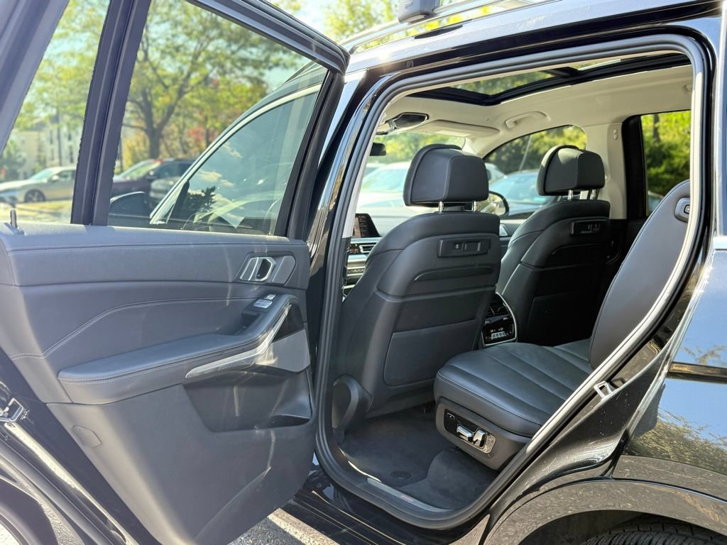 Used 2021 BMW X7 xDrive40i AWD/4WD image 21
