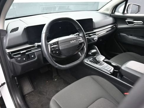 Used 2026 Kia Sportage LX FWD image 17