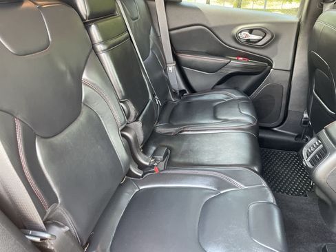 Used 2014 Jeep Cherokee Trailhawk w/ Technology Group AWD/4WD image 15