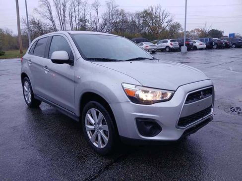 Used 2013 Mitsubishi Outlander Sport ES image 3