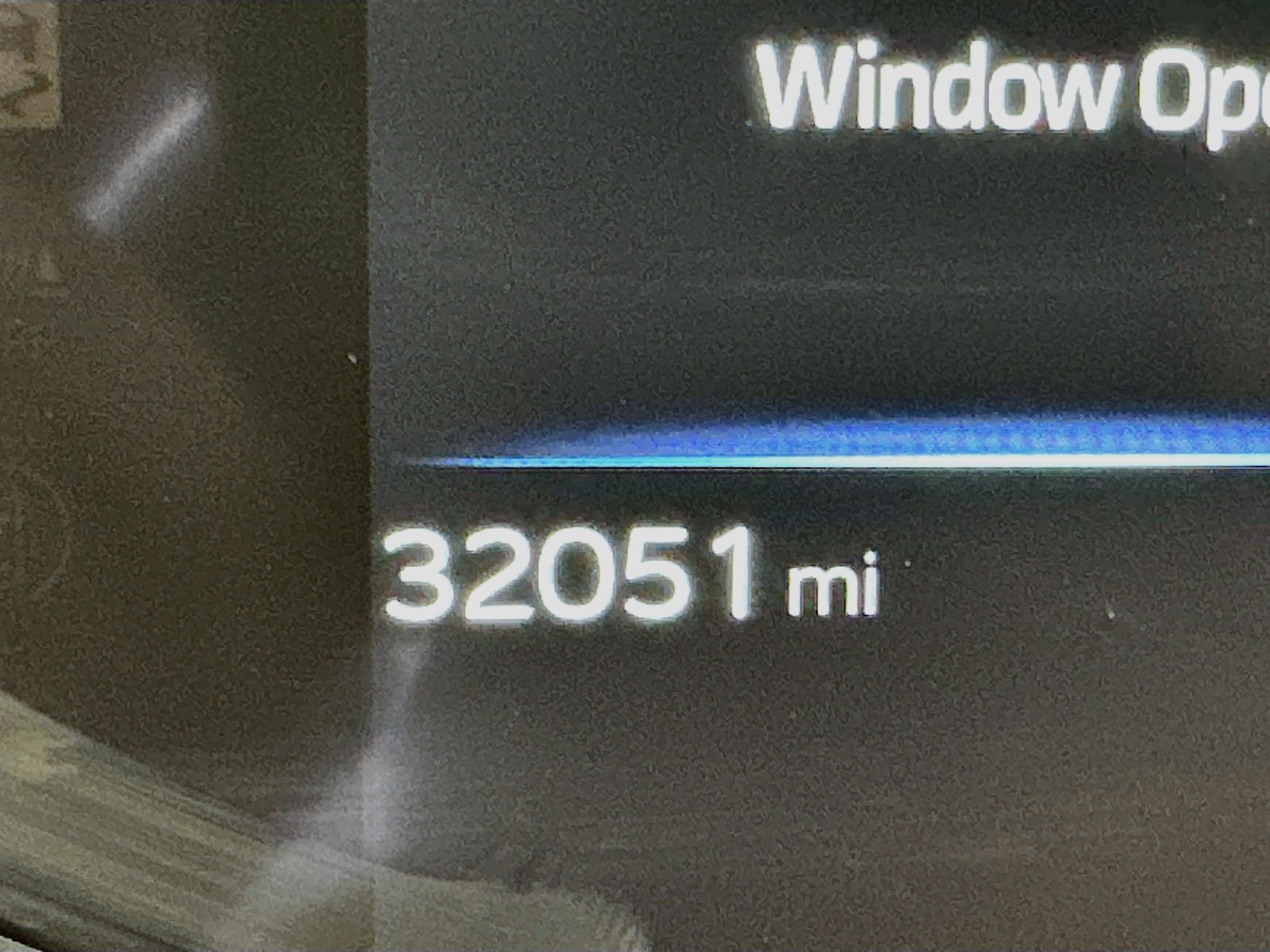 Used 2025 Toyota Prius LE FWD image 19