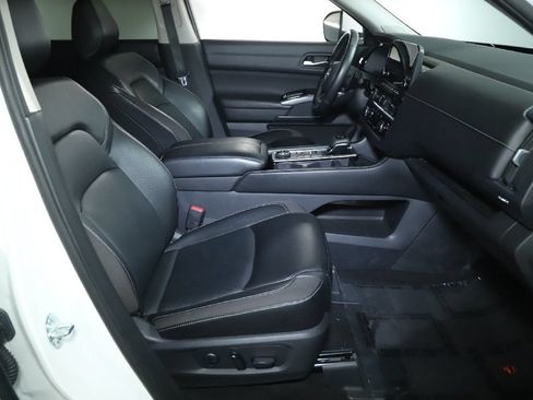 Used 2023 Nissan Pathfinder SL w/ SL Premium Package AWD/4WD image 40