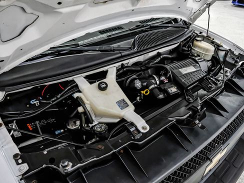 Used 2014 Chevrolet Express 2500 RWD image 43