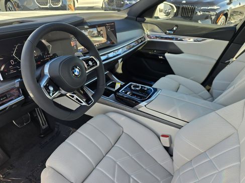 New 2026 BMW 760i xDrive w/ Luxury Rear Seating Package AWD/4WD image 14