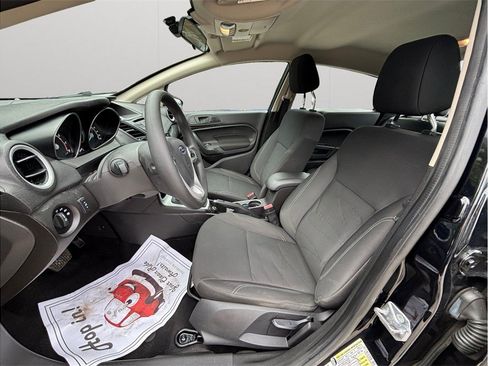 Used 2018 Ford Fiesta SE FWD image 2