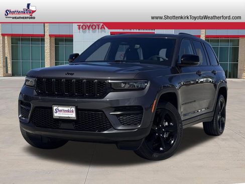 Used 2024 Jeep Grand Cherokee Altitude image 1