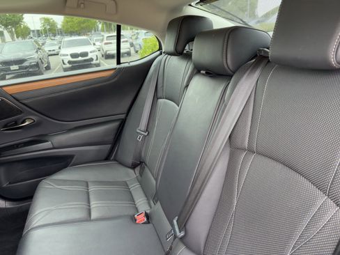 Used 2020 Lexus ES 350 w/ Accessory Package 2 FWD image 32