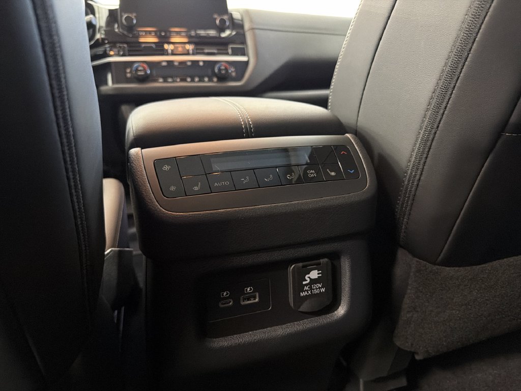 Certified 2025 Nissan Pathfinder Platinum w/ Cargo Package FWD image 21