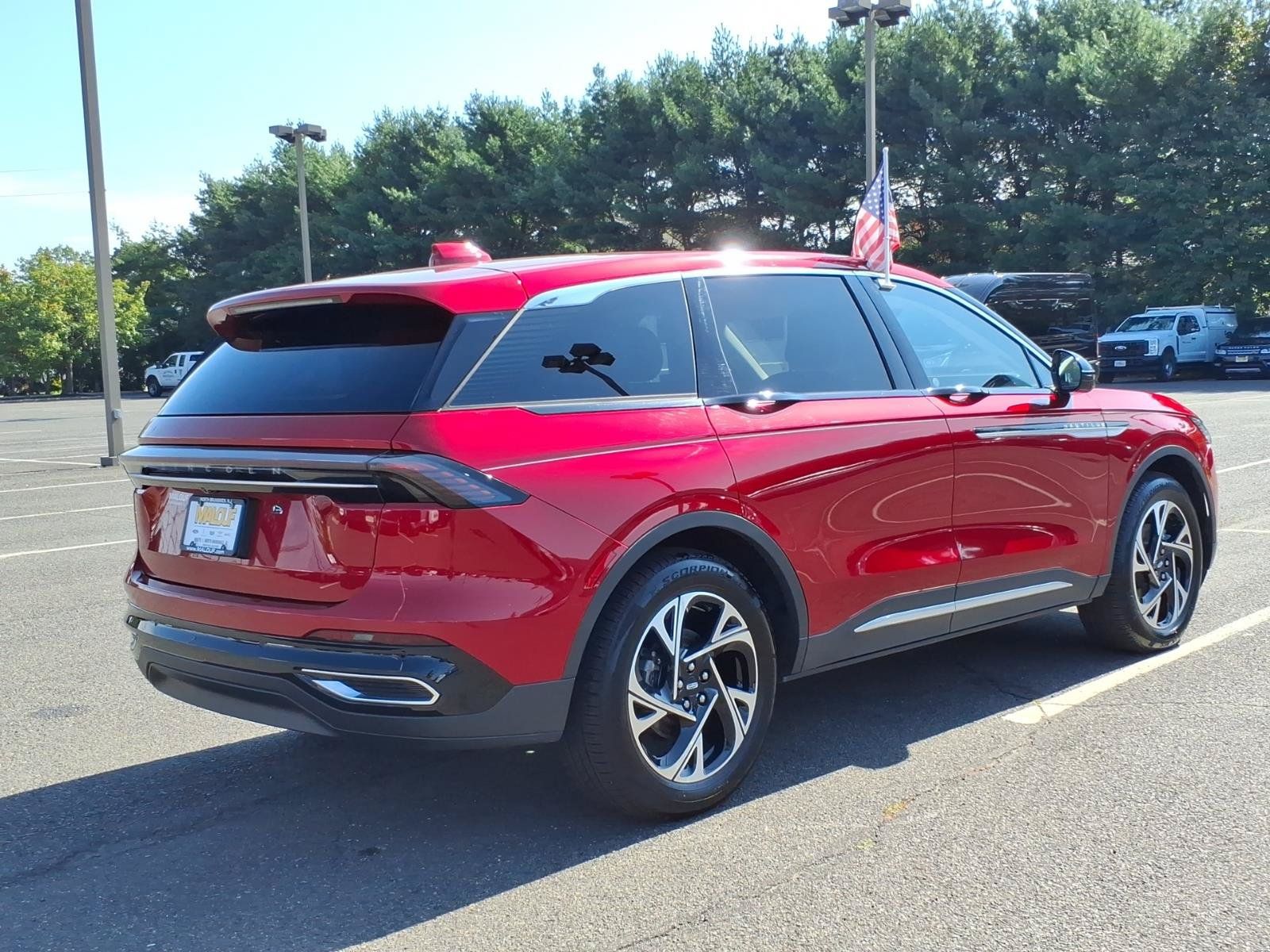 Used 2026 Lincoln Nautilus Premier AWD/4WD image 7