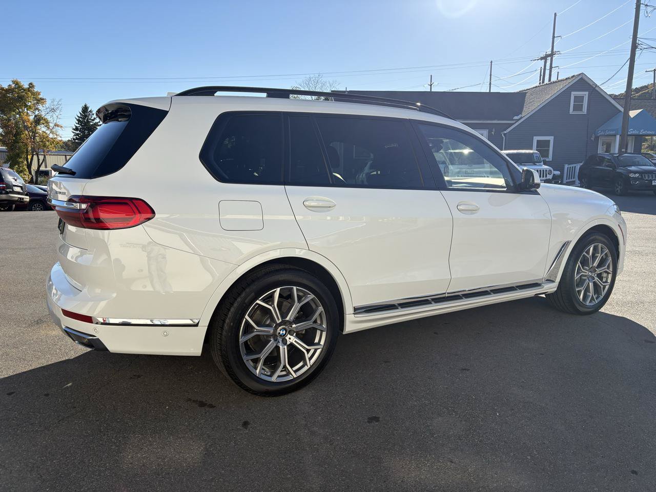 Used 2022 BMW X7 xDrive40i w/ Executive Package AWD/4WD image 5