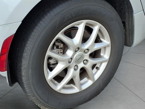 Used 2023 Chrysler Pacifica Touring-L FWD image 5