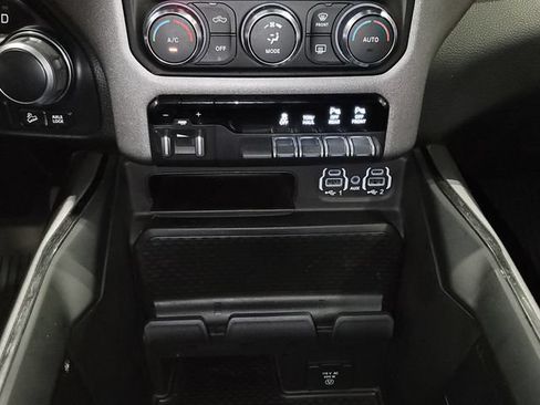 Used 2021 RAM 1500 Big Horn w/ Built-to-serve Edition AWD/4WD image 34