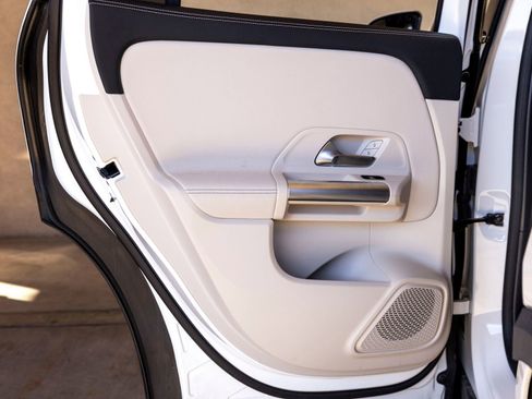 Used 2025 Mercedes-Benz GLA 250 GLA 250 image 30