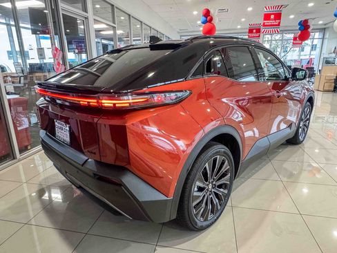 New 2026 Toyota C-HR AWD/4WD image 7