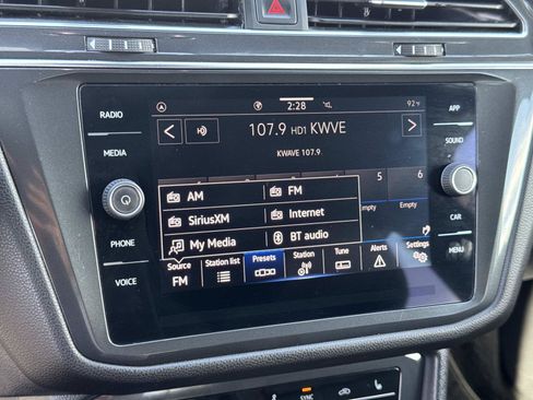 Certified 2023 Volkswagen Tiguan SE R-Line FWD image 17