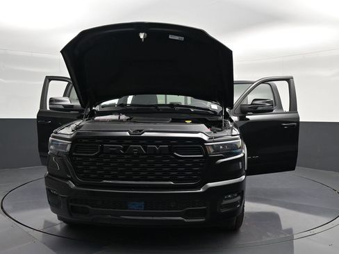 Used 2025 RAM 1500 Big Horn RWD image 34