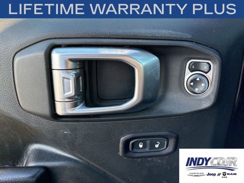 Used 2018 Jeep Wrangler Unlimited Sport S AWD/4WD image 19