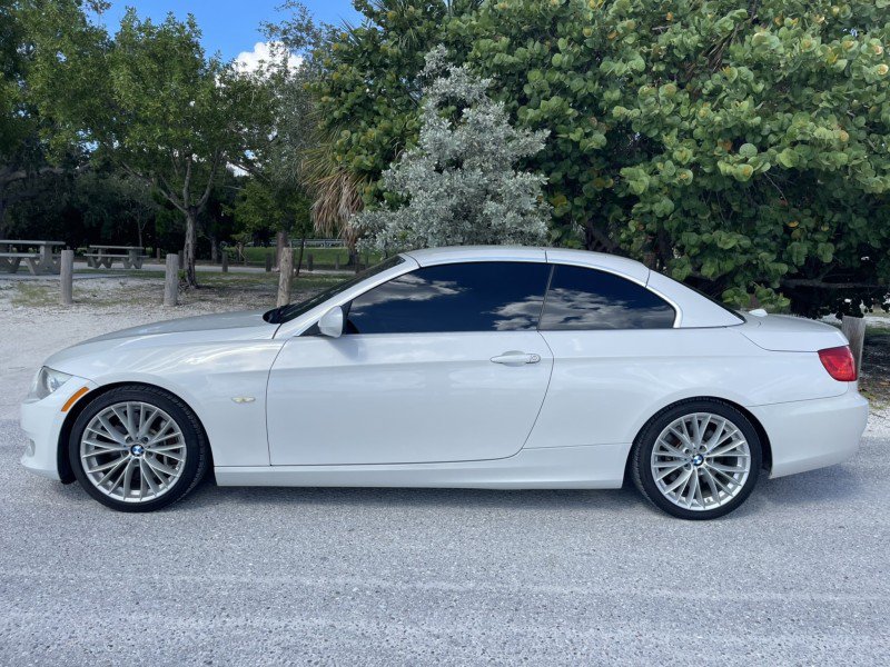 Used 2011 BMW 335i Convertible RWD image 5