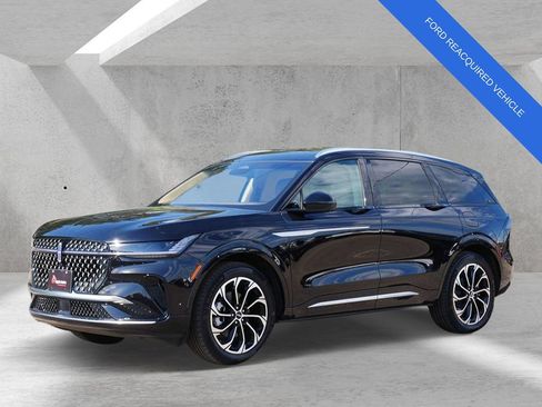 Used 2024 Lincoln Nautilus Reserve w/ Equipment Group 202A AWD/4WD image 6