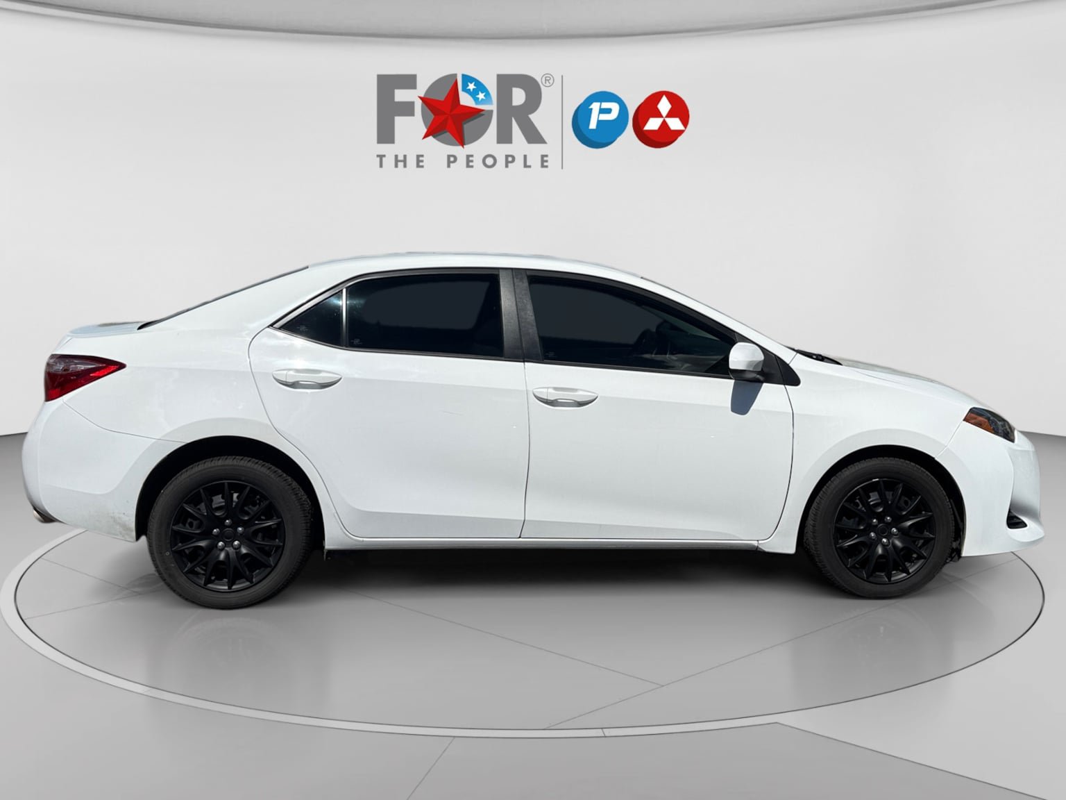 Used 2019 Toyota Corolla LE w/ Carpet Mat Package (TMS) FWD image 6