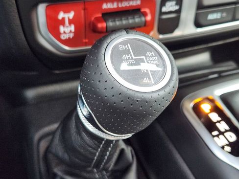 New 2026 Jeep Gladiator Mojave image 18