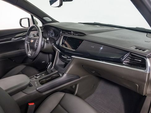 Used 2024 Cadillac XT6 Sport w/ Technology Package image 25