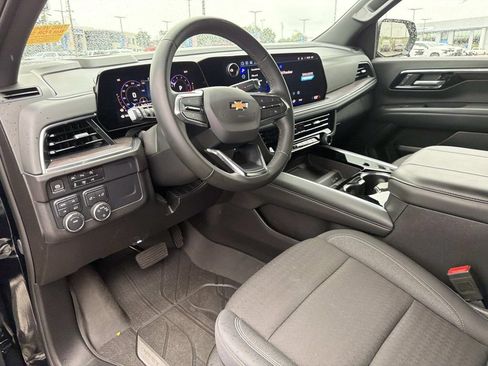 Used 2025 Chevrolet Suburban LS AWD/4WD image 23