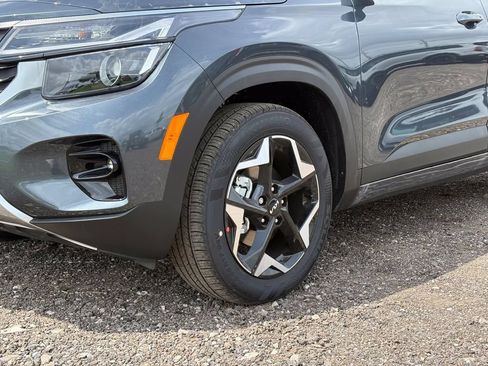 New 2026 Kia Seltos EX FWD image 9