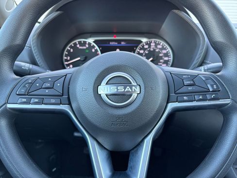 Used 2025 Nissan Sentra SV FWD image 25