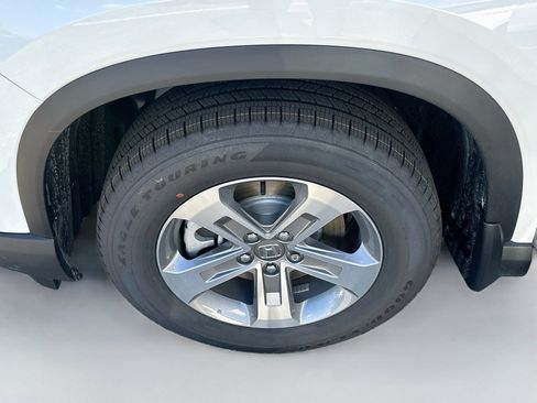 Used 2025 Honda Pilot EX-L image 26