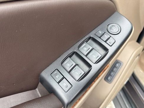 Used 2015 Chevrolet Tahoe LTZ AWD/4WD image 40