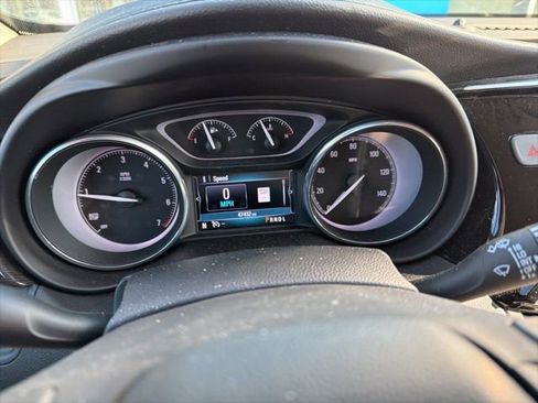 Used 2020 Buick Envision Essence image 3