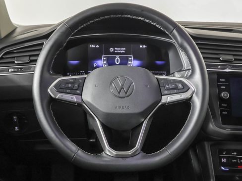 Used 2024 Volkswagen Tiguan SE image 24