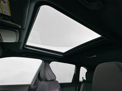 Used 2026 Subaru Forester Premium w/ Base/Premium Package image 11