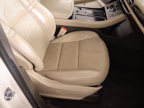 Used 2020 Lincoln Aviator Reserve w/ Equipment Group 201A image 14