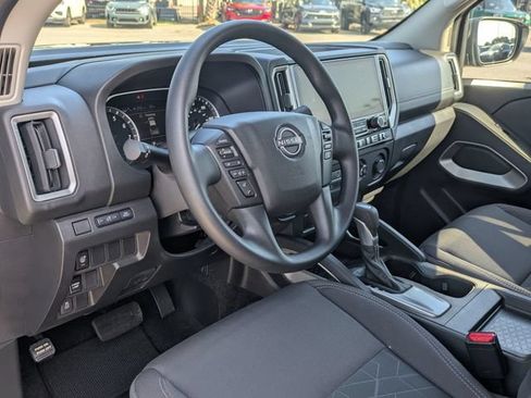 Used 2025 Nissan Frontier SV RWD image 33